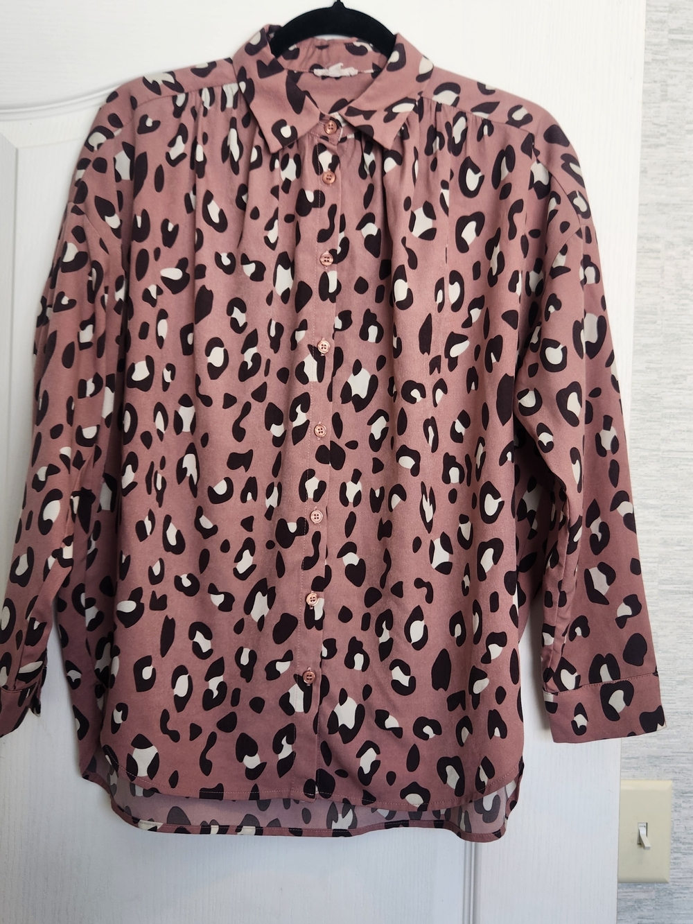 JODIFL Mauve Pink Leopard Print  Blouse S Euc